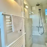 Appartement Pinede Vue Accés Direct à La De La Badine Clim Jacuzzi Piscine *